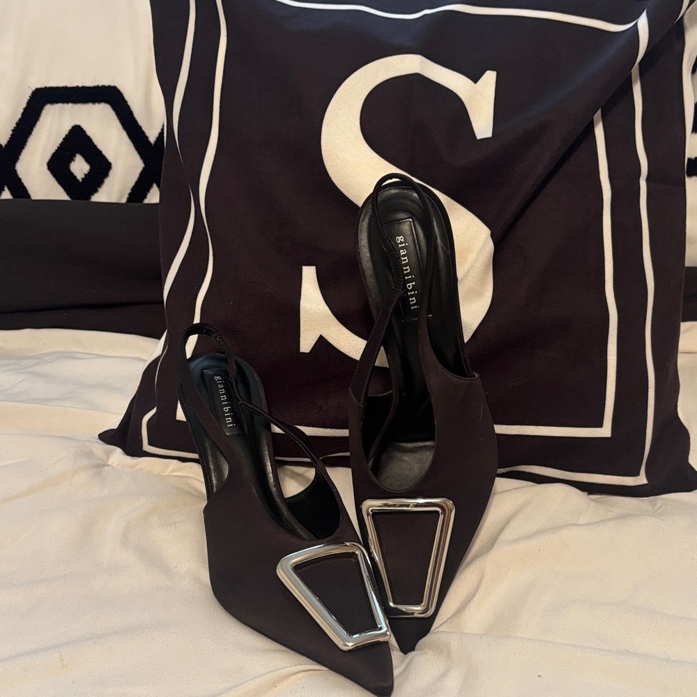 Gianni Bini Elegant Black Slingback Heels with Silver Accent, size 8 1/2 M